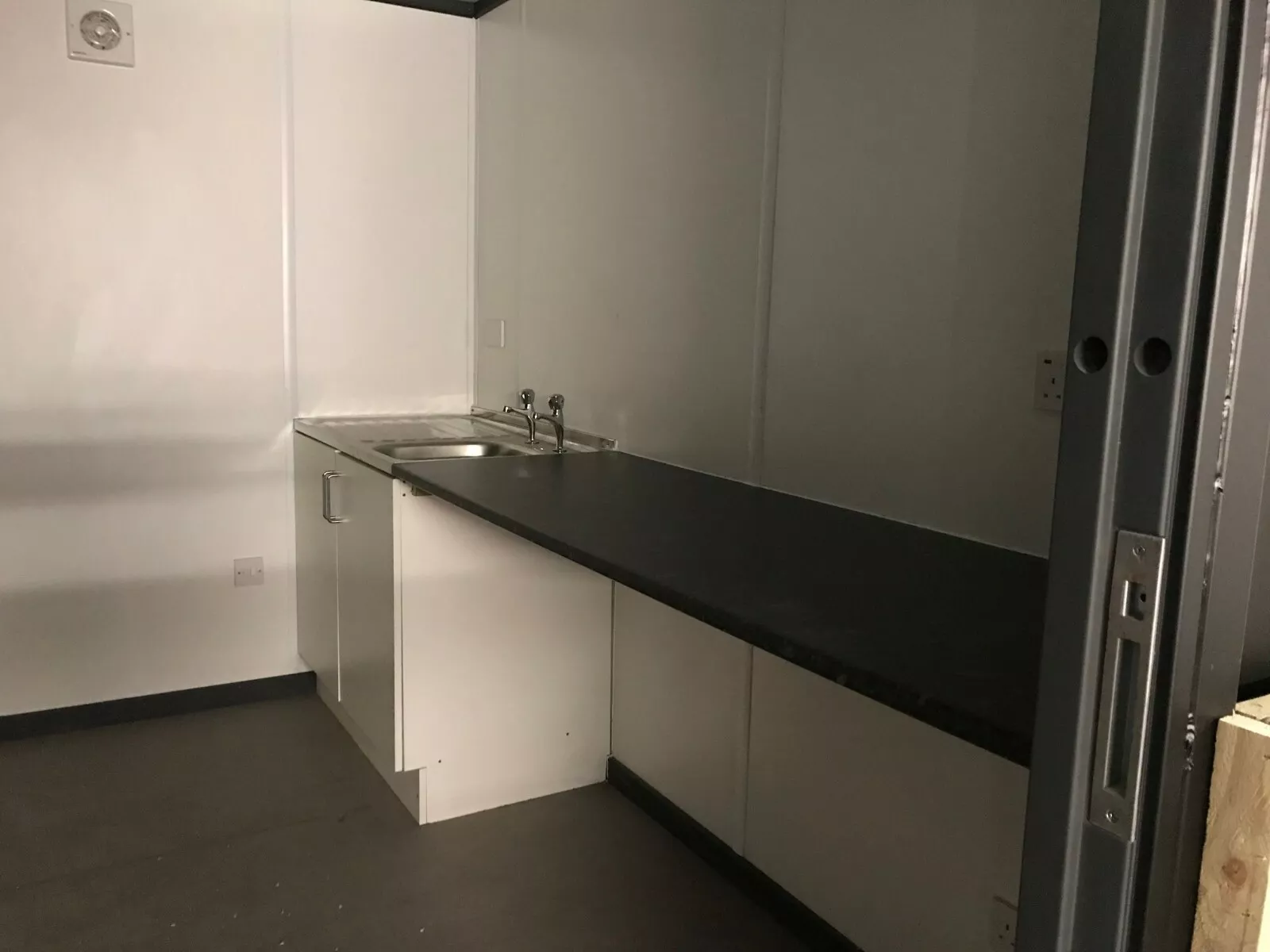 10ft x 8ft Cladded Food/Drink Outlet Shipping Containers - Image 5