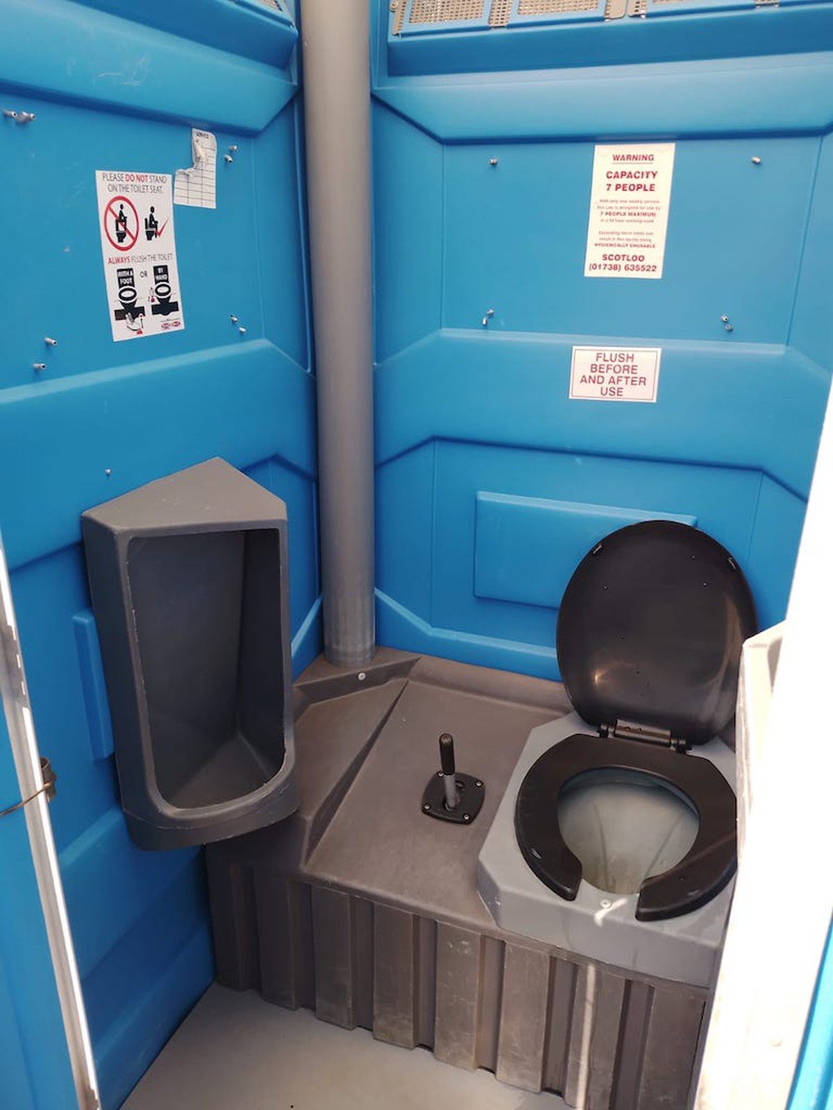5Ft x 4Ft Single Mains Toilet (Blue) - Image 5