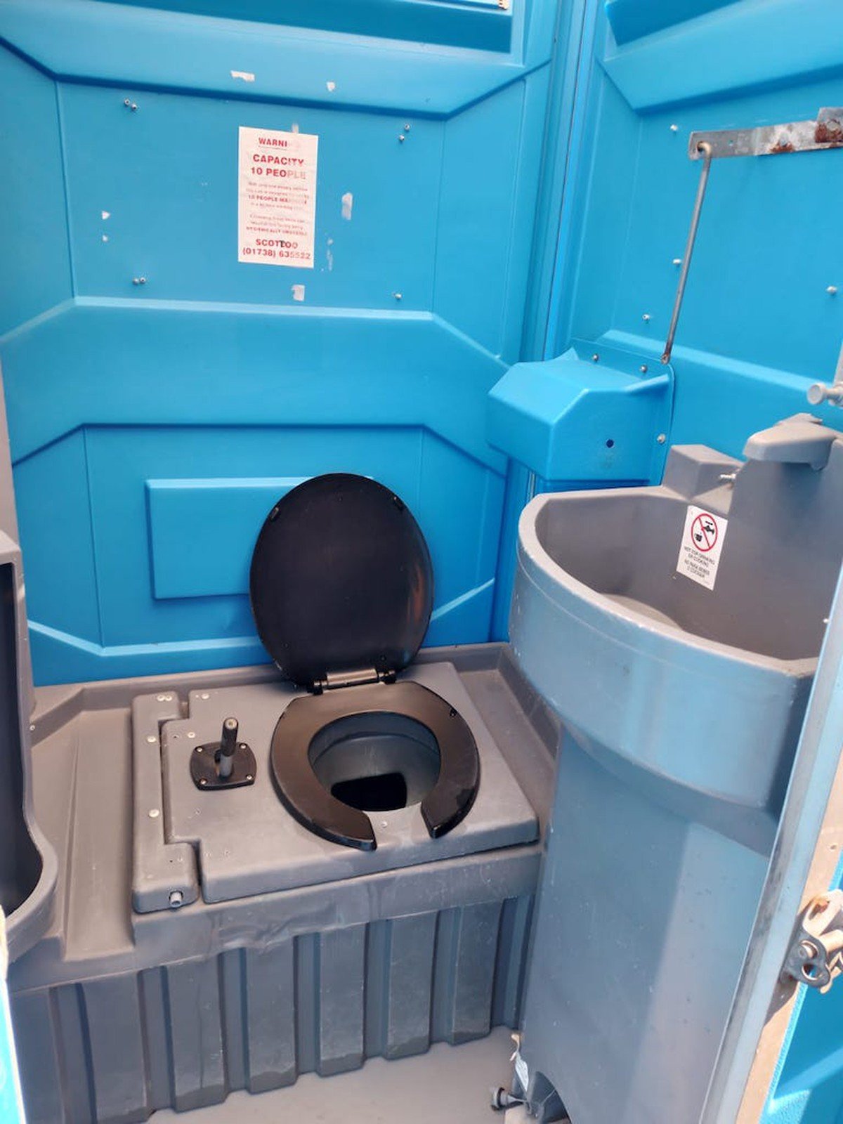 5Ft x 4Ft Single Mains Toilet (Blue) - Image 2