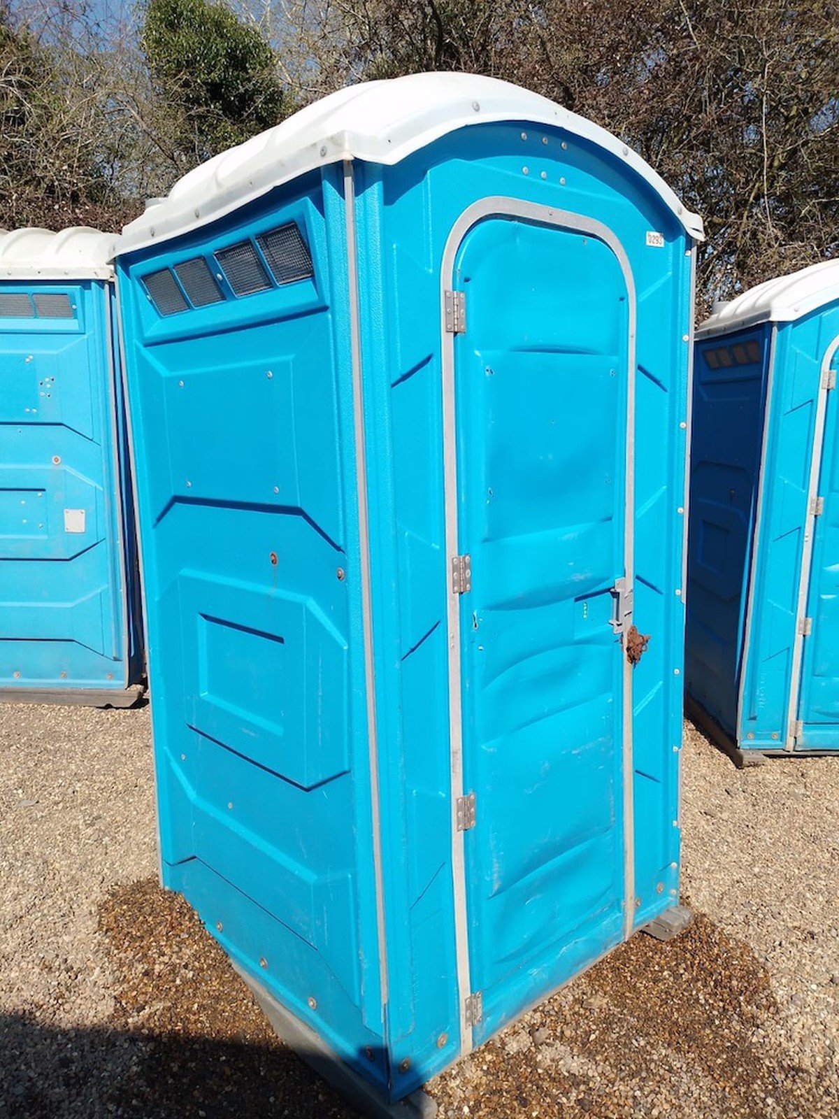 5Ft x 4Ft Single Mains Toilet (Blue) - Image 4