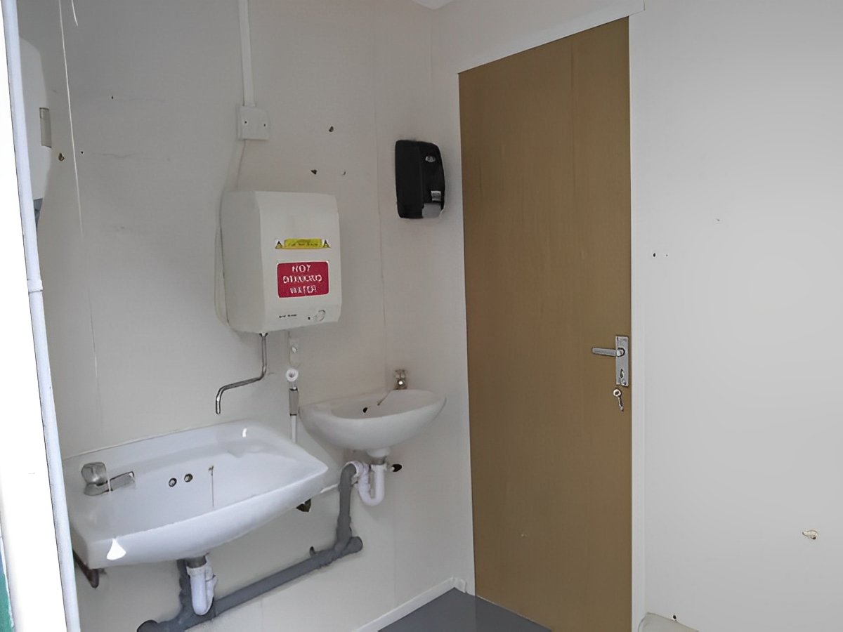 2+1 Steel Toilet Cabin 12Ft x 9Ft - Image 9