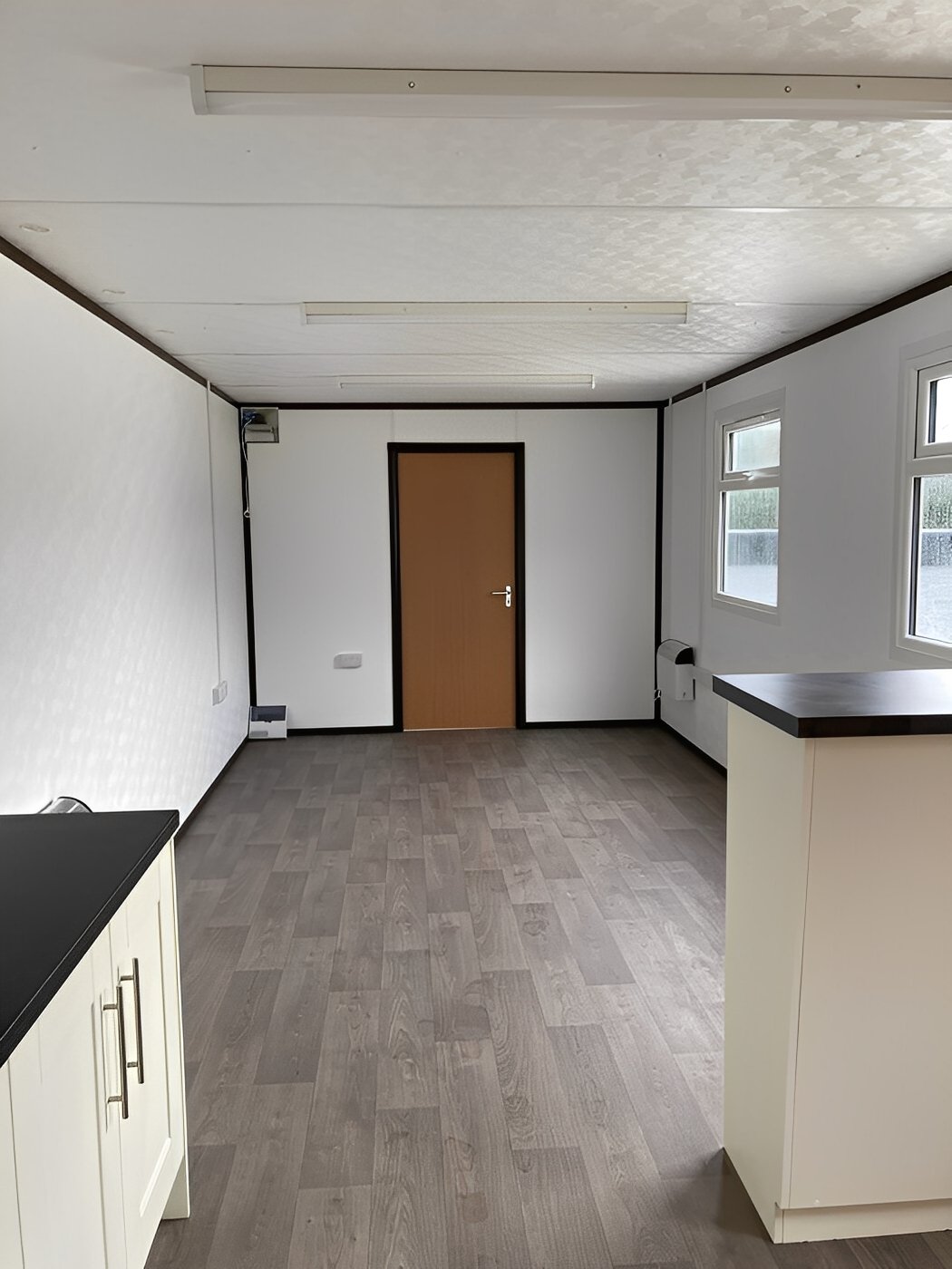 40Ft x 10Ft Jackleg Office Cabin - Image 5