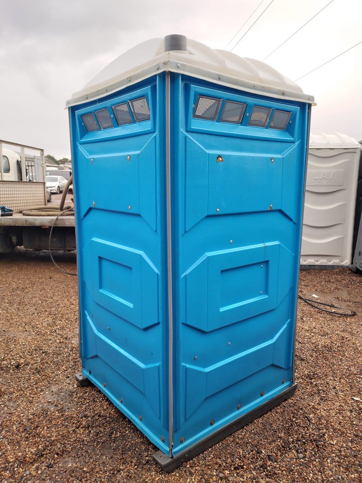 5Ft x 4Ft Single Mains Toilet (Blue)