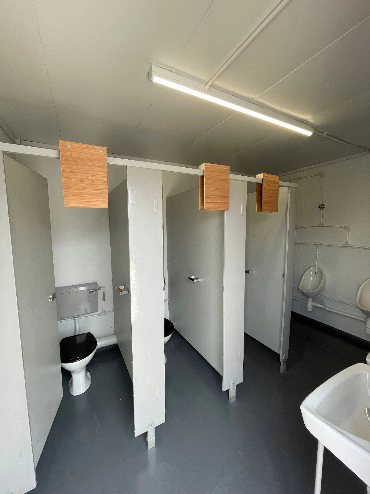 3+1 Steel Toilet Cabin 16Ft x 9Ft - Image 2