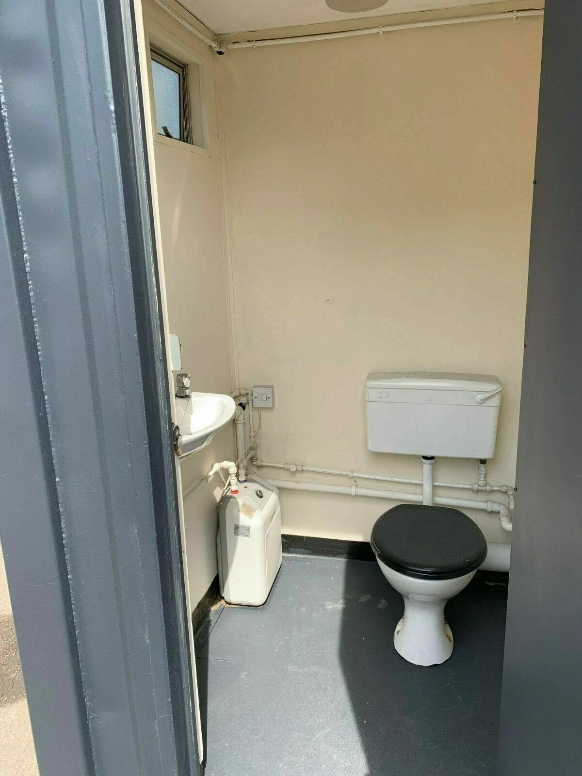 6 Steel Toilet Cabin 24Ft x 9Ft - Image 5