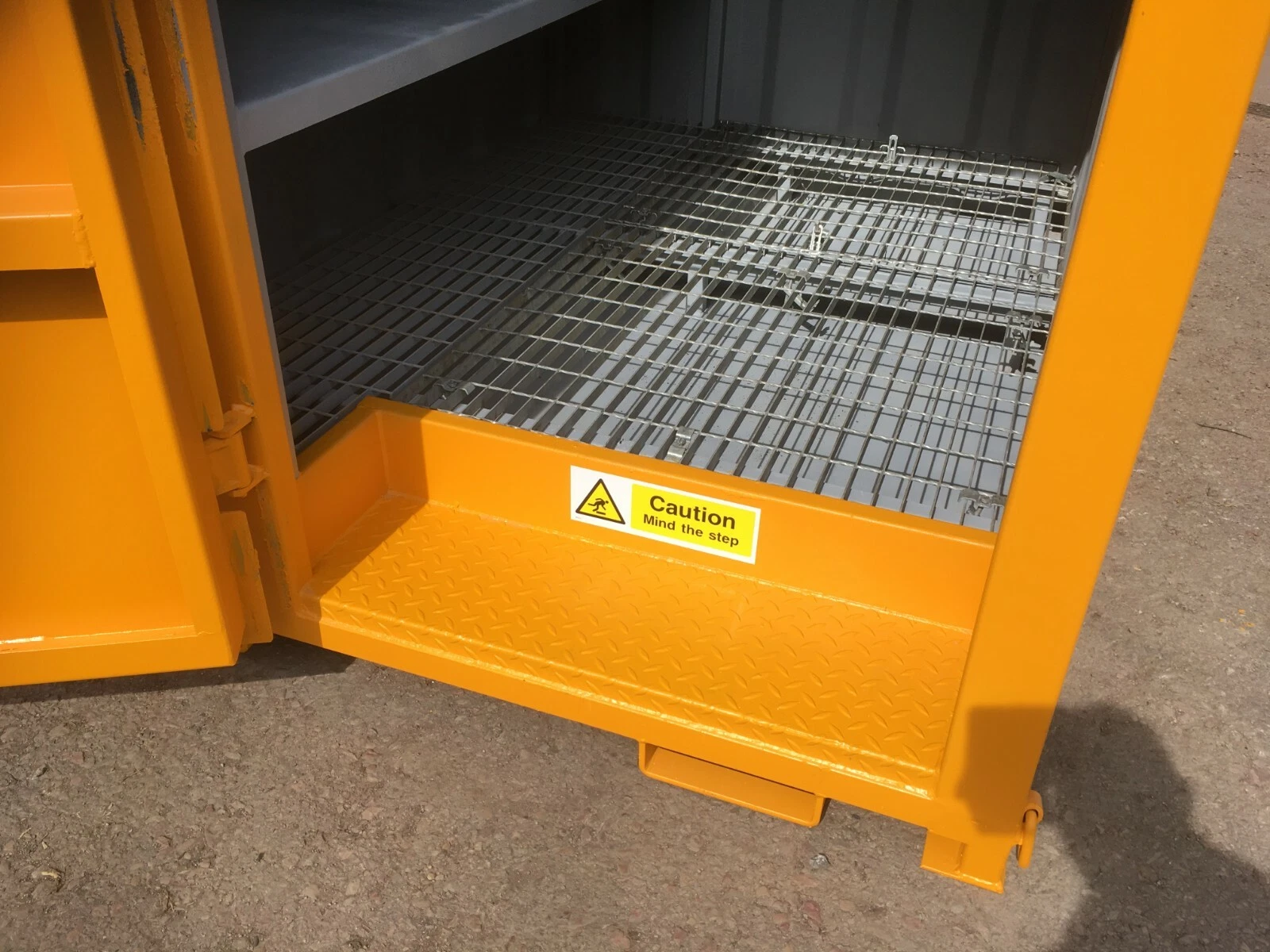 7ft x 5ft (2.2m x 1.6m) Secure Walk In Steel Chem store/Hazardous Material Store - Image 3